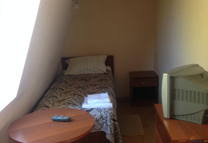 Одноместный Молодежный номер отеля Фламинго, г. Сочи, Адлерский район, Красная Поляна, п. Эсто-Садок