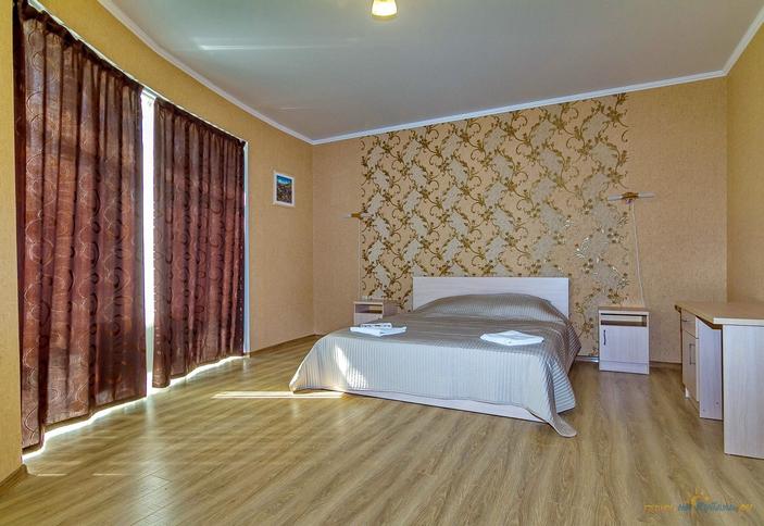 Люкс двухкомнатный. Мини-гостиница Апельсин, Темрюкский р-н, Голубицкая