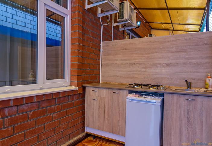 Трехместный с кухней. Гостевой дом Атлантис, г. Геленджик, с. Кабардинка