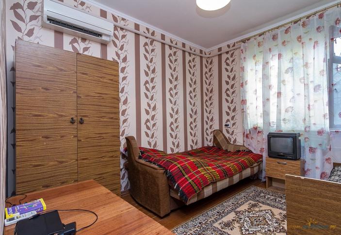 Семейный двухкомнатный номер. Дом по ул. Ильича 14а, г. Новороссийск, с. Южная Озереевка