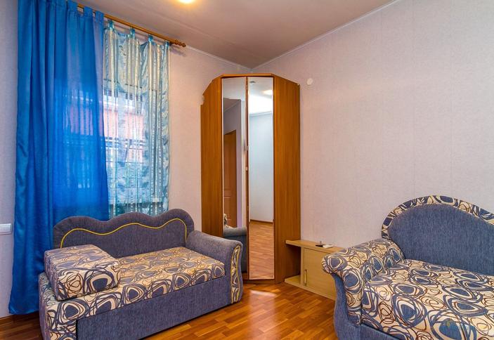 Трехместный номер. Мини-гостиница Синий кит, г. Ейск