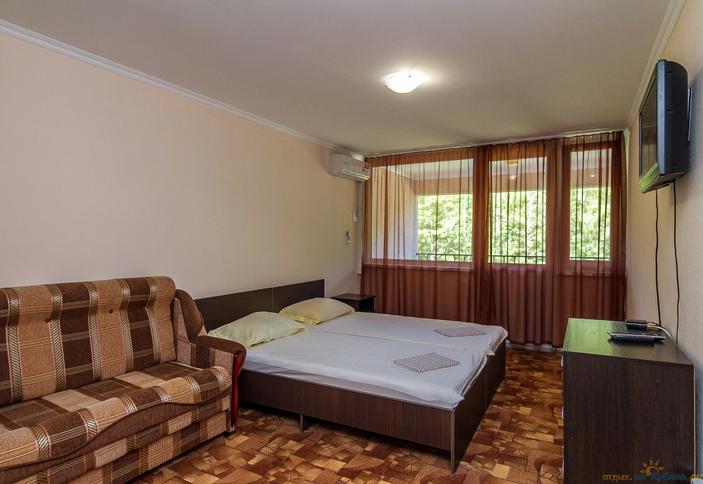 Семейный с балконом. Гостевой дом У Татьяны, Туапсинский р-н, п. Дедеркой