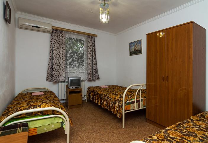 Четырехместный номер. Гостевой дом Gavrish+, г. Анапа