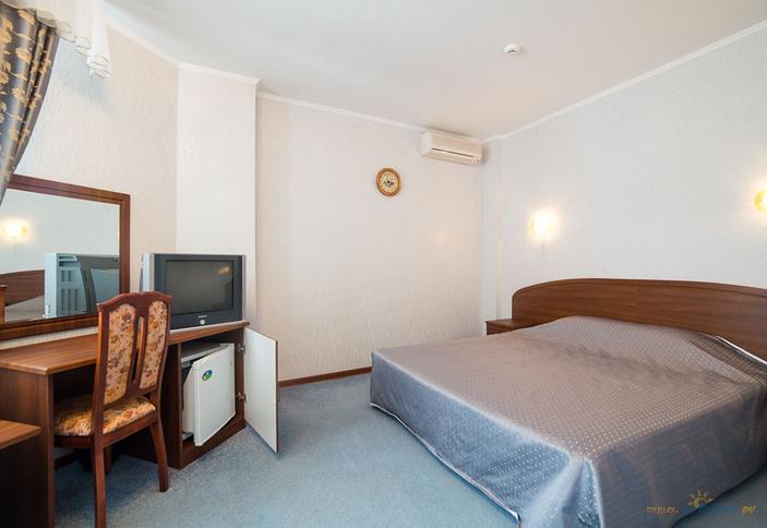 Комфорт с балконом. Пансионат Черноморье, Туапсинский район, п. Небуг