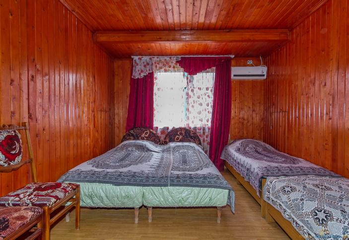 Стандарт четырехместный Гостевой дом Амелия, п. Вардане