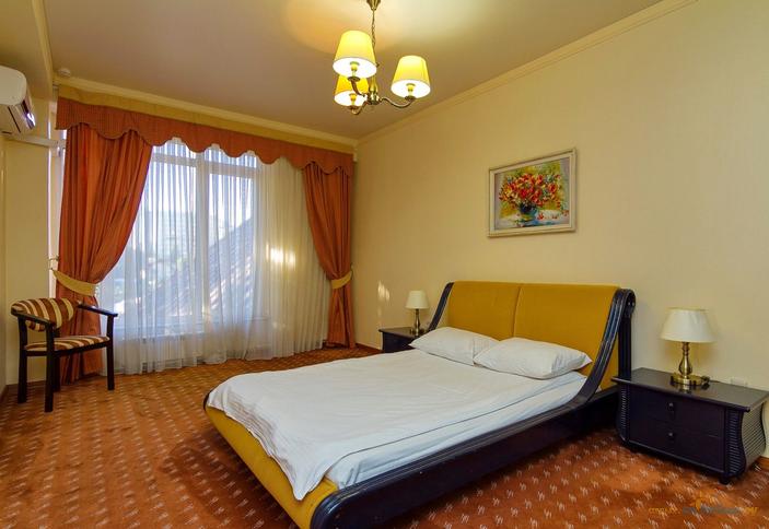 Семейный трехкомнатный номер. Пансионат-гостиница Валентин, г. Сочи