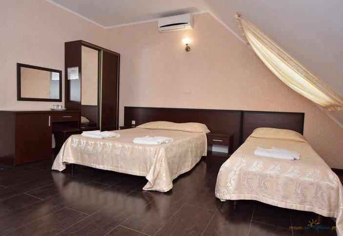 Мансарда. Бюджетный трехместный без балкона, 6 этаж