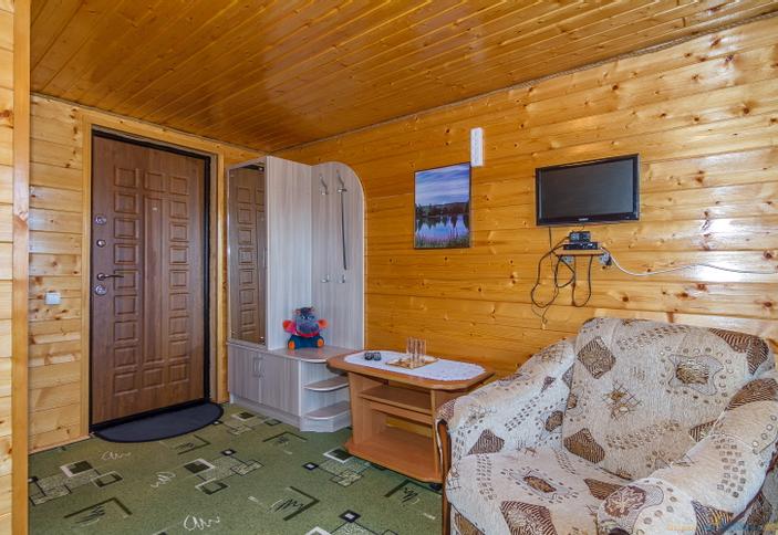 Гостевой дом У горного озера, п. Каменномостский