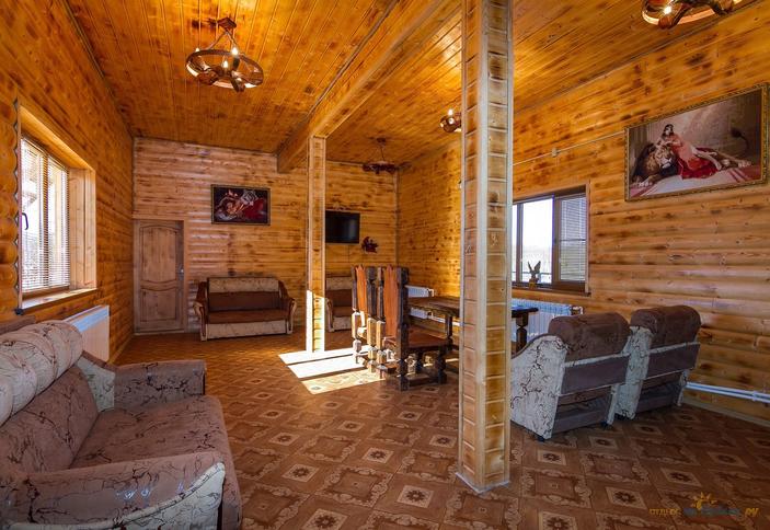 Четырехместный стандарт с балконом. Мини-гостиница Ника, п. Каменномостский