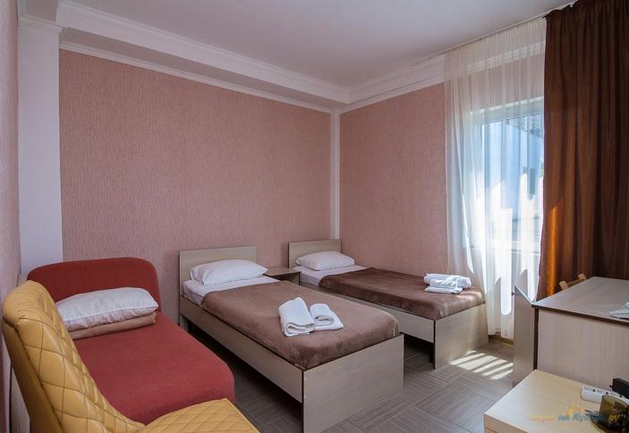 Трехместный с удобствами