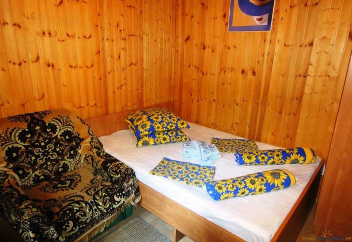 Домик трехместный