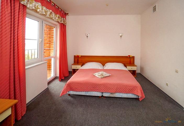 Двухкомнатный с балконом. Гостиный двор У моря, п. Лоо