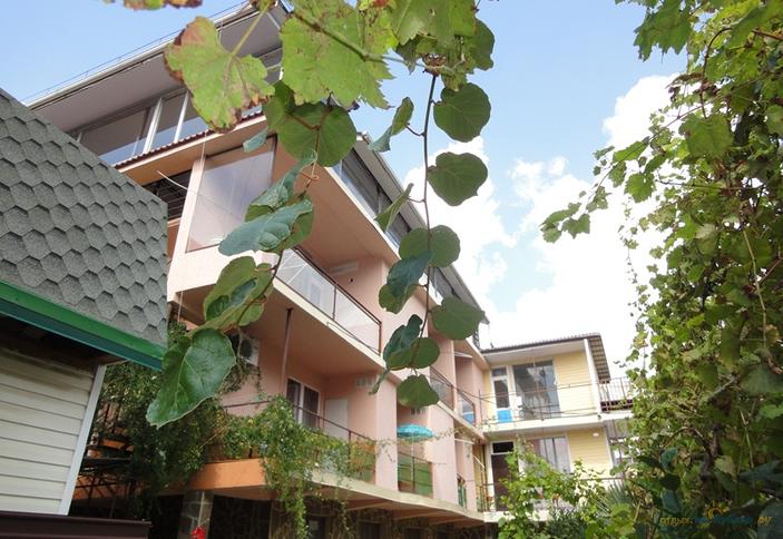 Гостевой дом Оазис, Сочи, Вардане