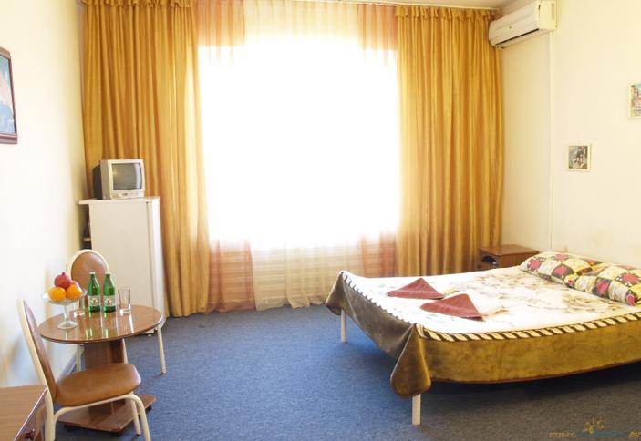 Двухместный с двуспальной кроватью