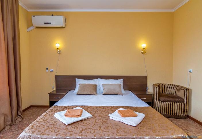 Пятиместный двухкомнатный люкс с балконом. Гостевой дом Верона, г. Анапа, п. Витязево