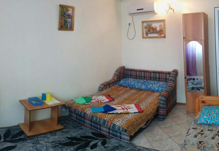 Трехместный