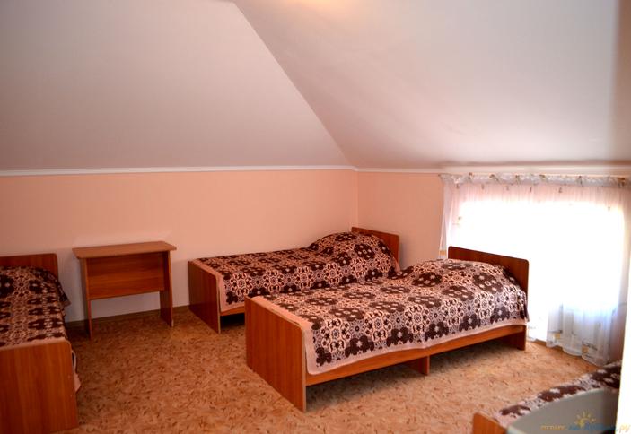 Четырехместный на мансарде, 1 корпус (санузел рядом с номером)
