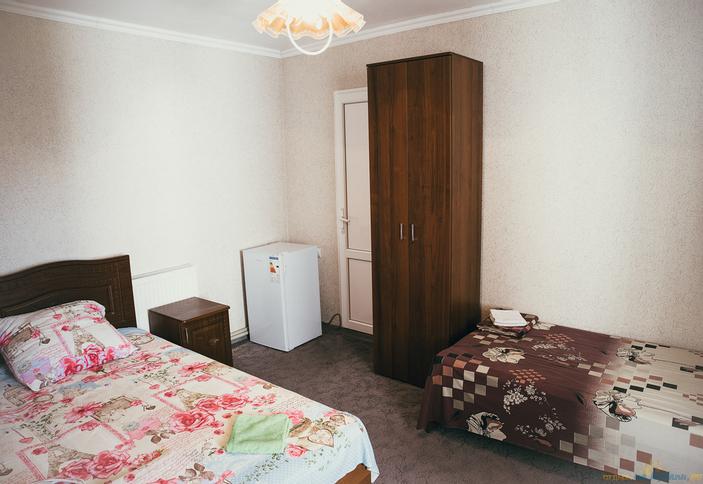 Трехместный