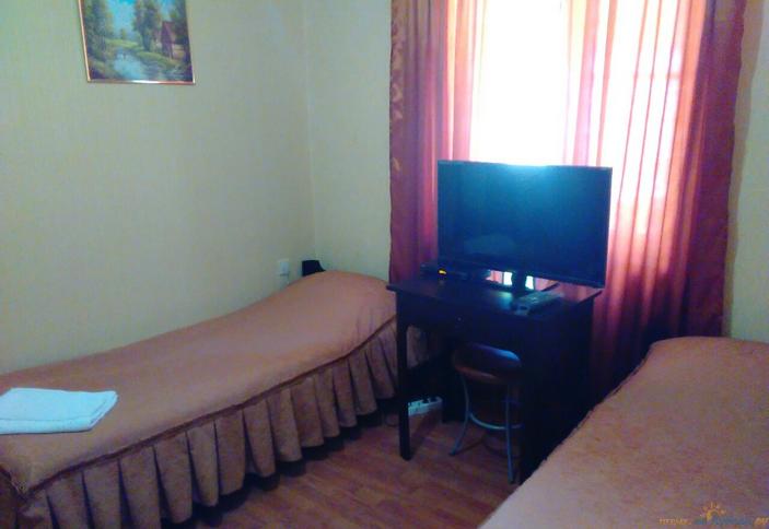 Домик четырехместный двухкомнатный люкс с кухней