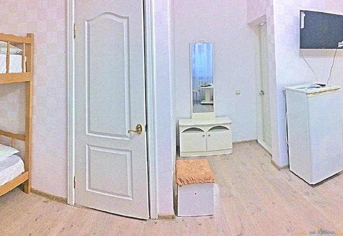 Четырехместный с удобствами и балконом