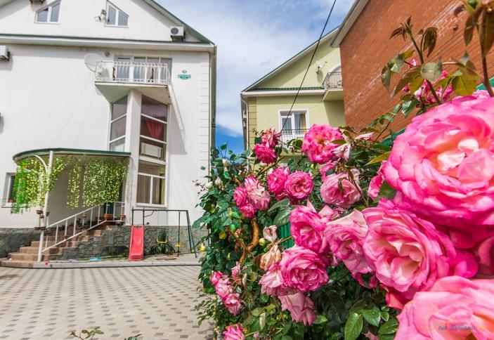 Изумрудная