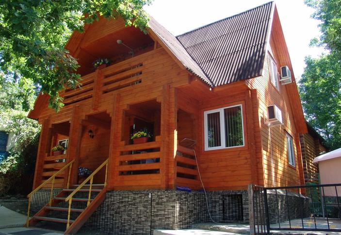 Трехместный стандарт в деревянном срубе