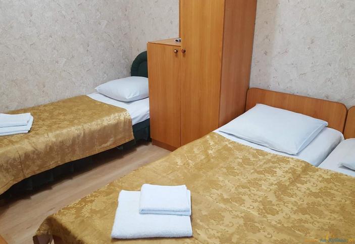 Трехместный