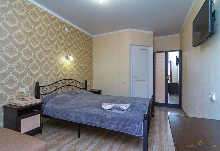  Трехместный люкс. Гостевой дом Аврора, Геленджик, Архипо-Осиповка