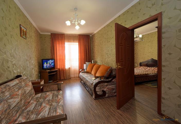 Люкс двухкомнатный четырехместный (2-4 этаж)