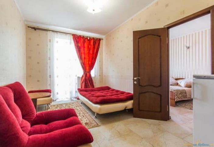 Двухкомнатный семейный с балконом, 2 этаж