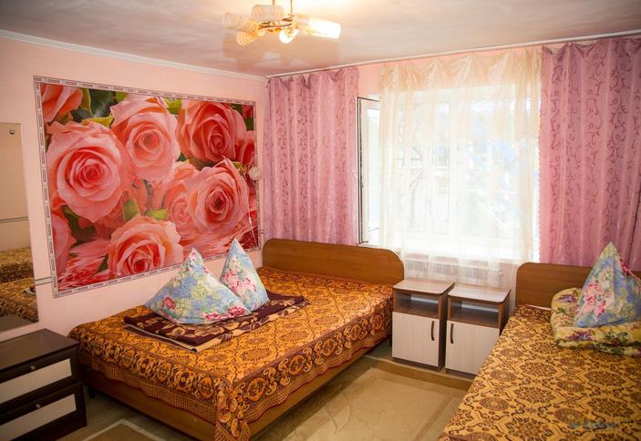 Двухкомнатный со всеми удобствами на первом этаже