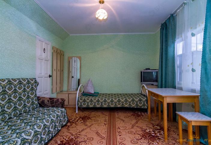 Двухкомнатный со всеми удобствами на втором этаже