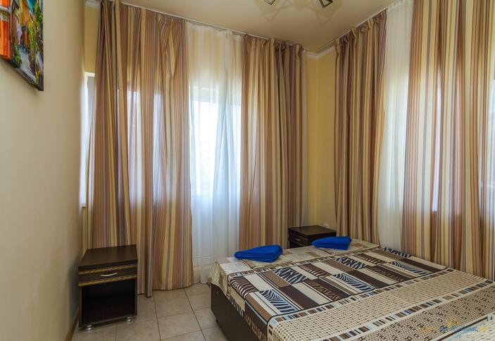 Трехкомнатный с кухней. База отдыха Тюльпан, Анапа, Витязево