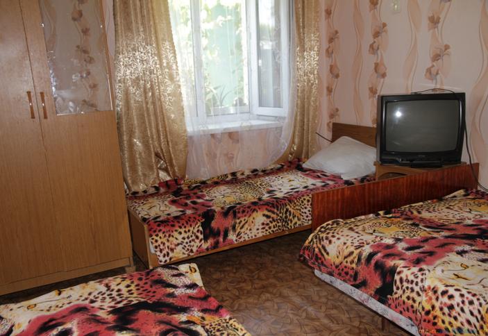 Трехместный