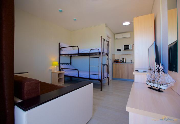 Стандарт с двухъярусной кроватью