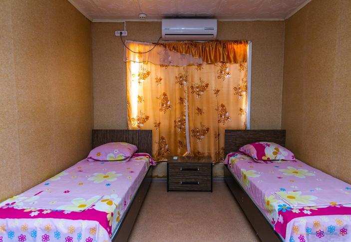 Домик с удобствами и верандой четырехместный. База отдыха Бриз, Ейск, Должанская