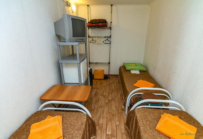 Эконом трехместный (без удобств). База отдыха Ростовчанка, Анапа, Благовещенская
