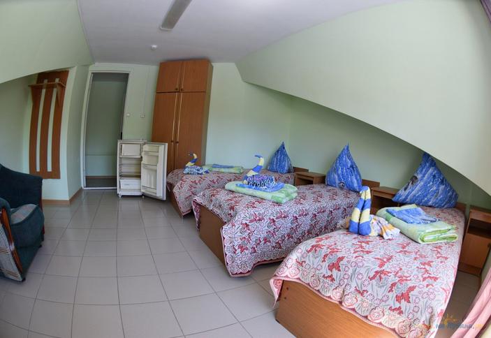 Эконом трехместный