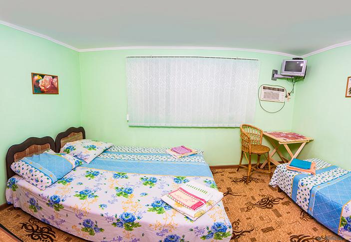 Трехместный 