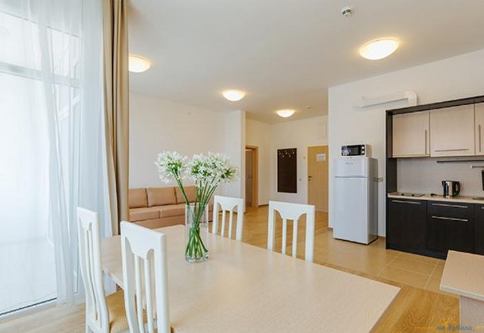 Апартаменты пятиместный с 3 спальнями и кухней, отель 