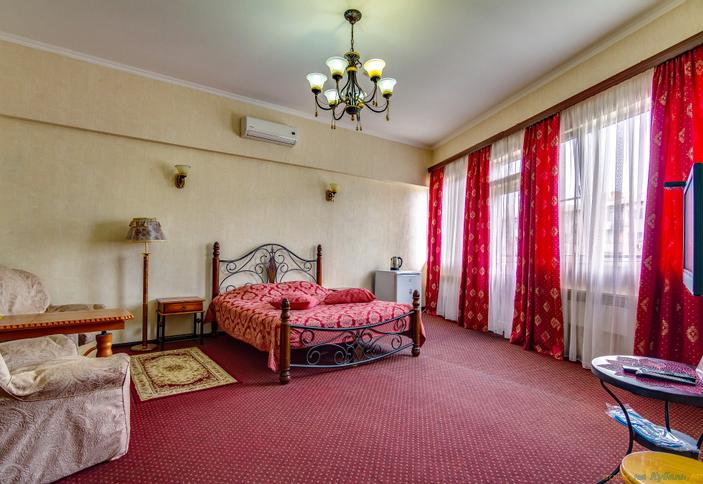 Улучшенный полулюкс. Гостевой дом Маленький Париж, г. Краснодар