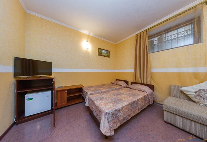 Четырехместный полуцоколь. Гостевой дом L’ete, Сочи, Лазаревское