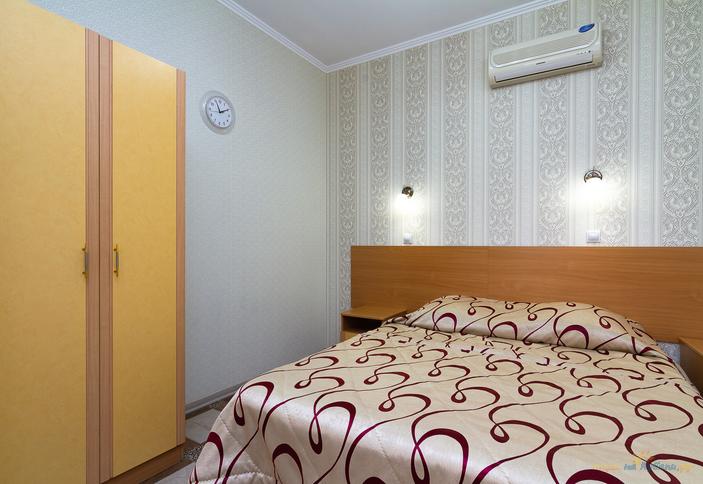 Двухместный стандарт (2,3 этаж). Гостевой дом София, г. Геленджик