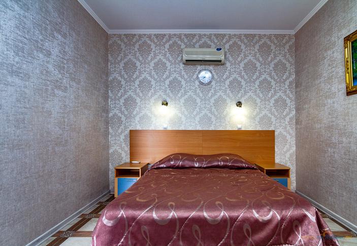 Двухместный стандарт с двумя доп.местами. Гостевой дом София, г. Геленджик