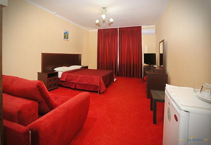 Полулюкс, Гостиница 