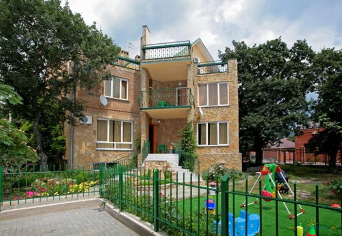 На Лазурной