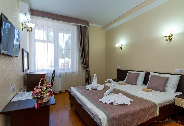 Двухкомнатный люкс без балкона. Отель Георгий, Анапа, Витязево