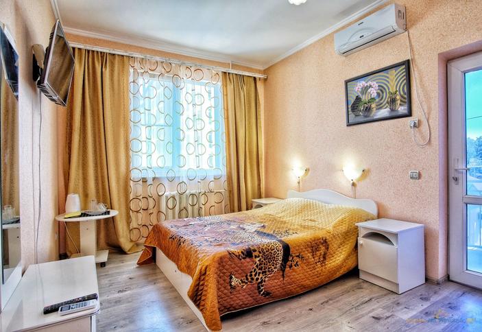 Двухместный с удобствами с балконом 