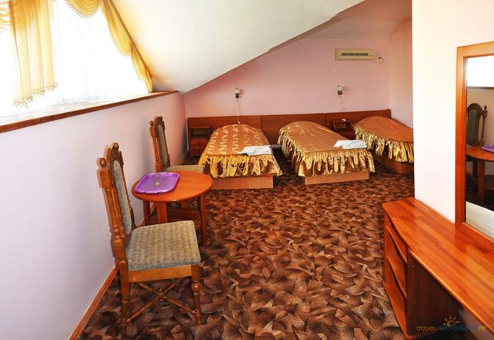 Семейный мансардный. Пансионат Золотая линия, Витязево