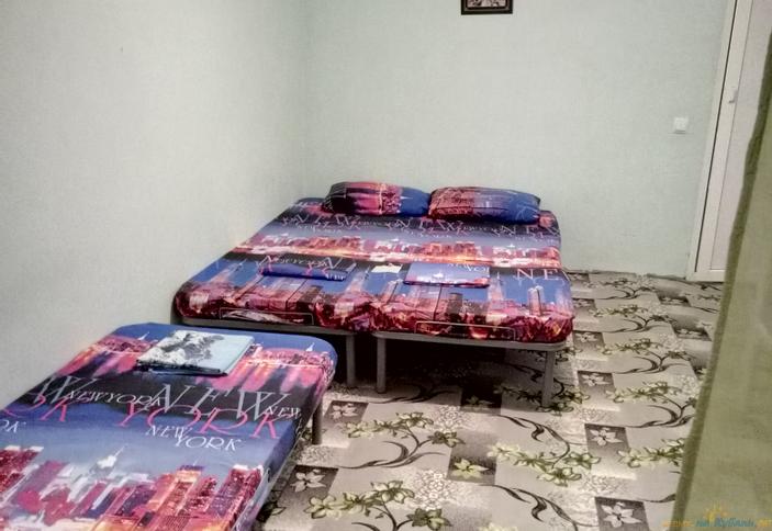 Эконом трехместный